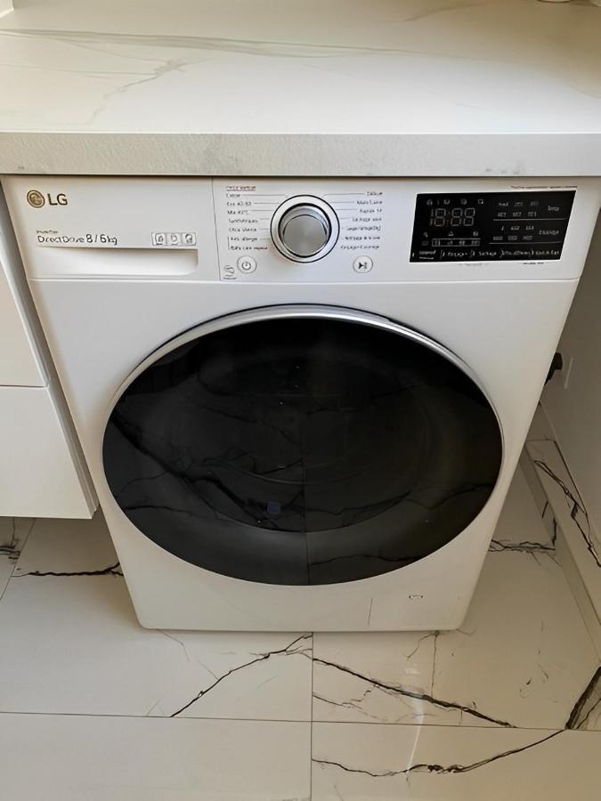Upscale 80M2 2 Bedroom Apartment Near Champs Elysees Parigi Esterno foto